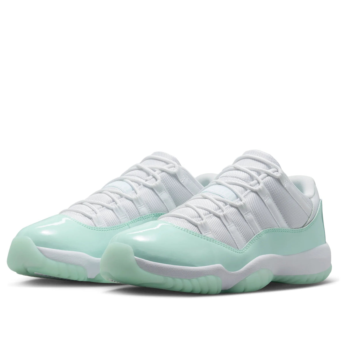 Air Jordan 11 Low 'Igloo'