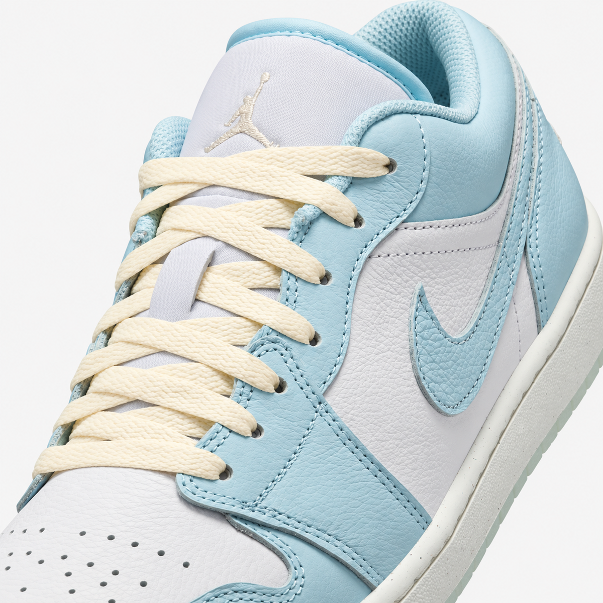 Air Jordan 1 Low SE 'Glacier Blue Summit White'