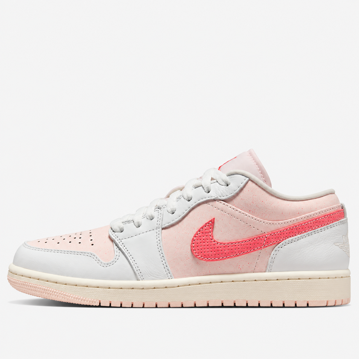 Air Jordan 1 Low SE 'Strawberry Milkshake'