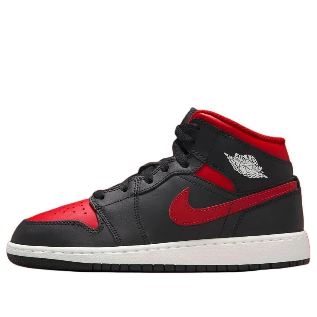 Air Jordan 1 Mid 'Bred'